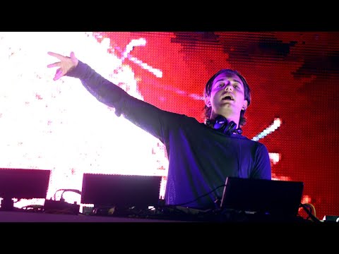 Alesso - Years ft. Matthew Koma (LIVE at Ultra Music Festival 2013)