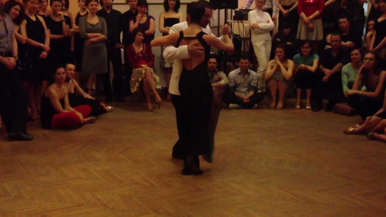 Yanina Quiñones y Neri Luciano Piliu. " No esta " Di Sarli