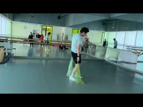 Exercise 16-1: Exploring air with scarves