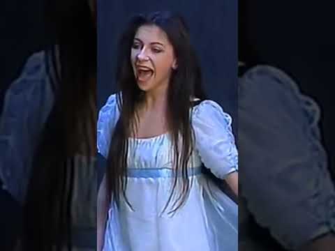 Natalie Dessay easily delivers her G6 and even ending Ab6 in Doll Song by Offenbach #opera