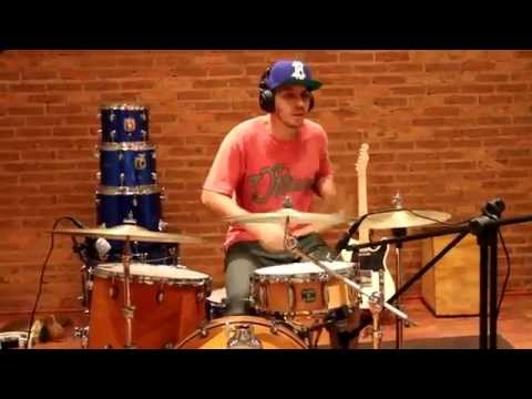 Kell Smith -  Subirusdoistiozin (Thiago Faustino)