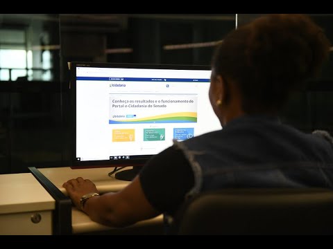 Projeto abre crédito para alunos da rede pública comprarem computadores
