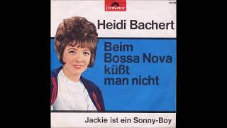 Kadr z teledysku Jackie ist ein Sonny-Boy (My Whole World Is Falling Down) tekst piosenki Heidi Bachert