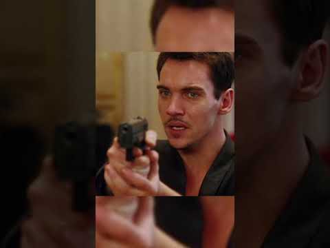 El amor es un arma de doble filo😩|Pelicula: Desde paris con amor|#shorts #shortvideo#cinema#series