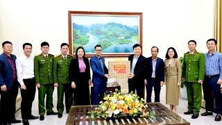 Đồng chí Đặng Đức Tân, Tỉnh ủy viên, Bí thư Đảng ủy phường thăm, chúc Tết cán bộ, chiến sĩ Công an phường nhân dịp Tết Nguyên đán Bính Ngọ 2026.