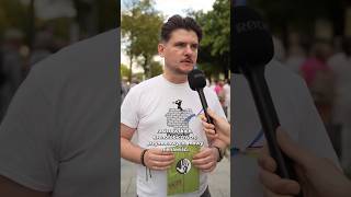 Łukasz Jakubowski i Paweł Kasprzak – demonstracja przeciwko ksenofobii wobec osób z Ukrainy, Warszawa, 7.08.2026.