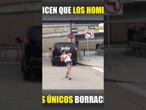 Mujeres Borrachas 🥴 #shorts #yotubeshorts #reaction #drunk #shortsyoutube  #funny  #funnyvideo