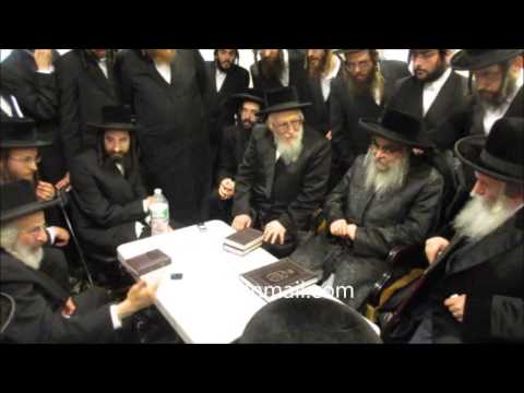 Bobov And Satmar Rebbes @ Nichum Avelim By The Geldzehler Family -Elul 5775