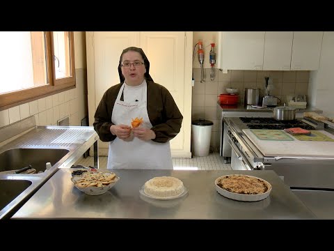 Tarte Bourguignonne, glace citron-lait concentré, Palets des Ducs au cassis