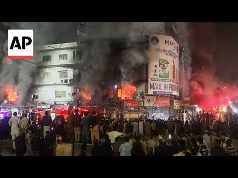 Death toll rises to 6 in a fire at a shopping plaza in Pakistan&rsquo;s city of Karachi