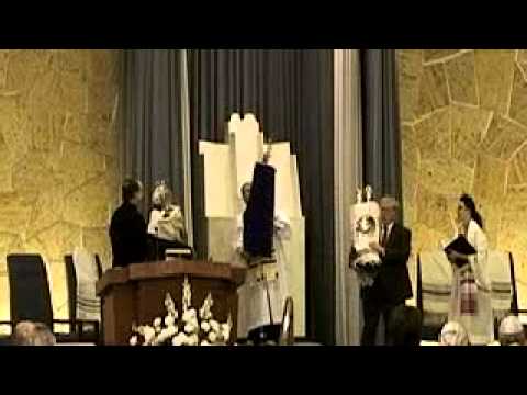 Torah Procession Yom Kippur 2011