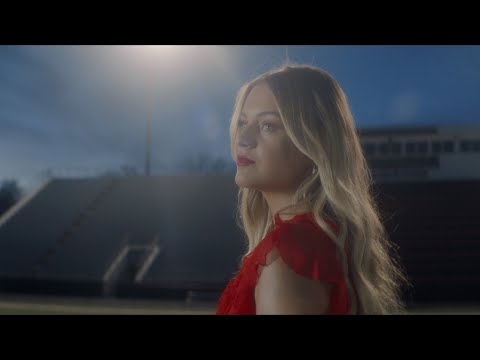 Kelsea Ballerini - half of my hometown (feat. Kenny Chesney)