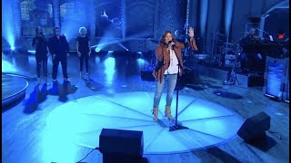 WORLD PREMIERE: Jo Dee Messina Performs &quot;Bigger Than This&quot; | Huckabee