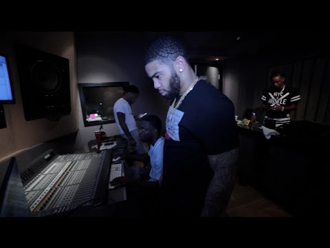 Emac Money - Trappin in hollywood Feat Skippa Da Flippa (Music Video)