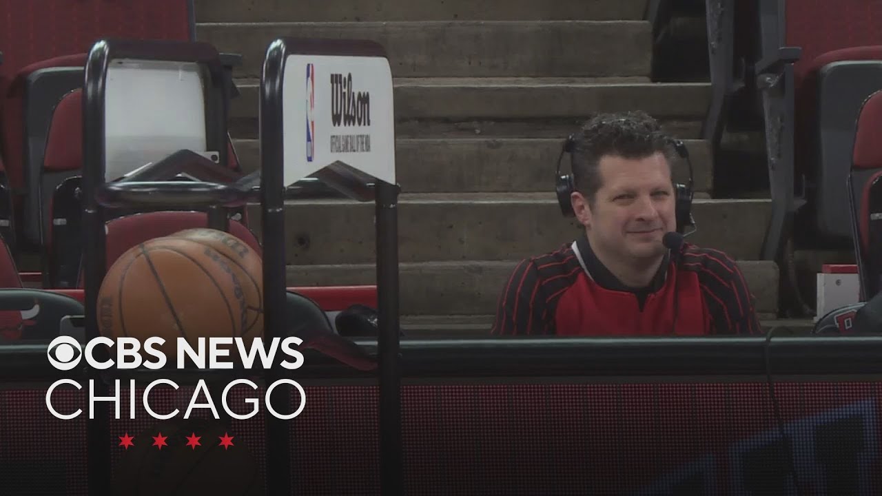How Tim Sinclair became the voice of 3 of Chicago's pro sports teams