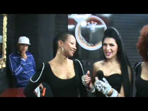 YAHAIRA TE MANDA BEZASOS CON SUS DANCERS.