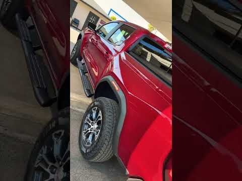 GMC Canyon AT4 Accessories: Tonneau Cover & Running Boards