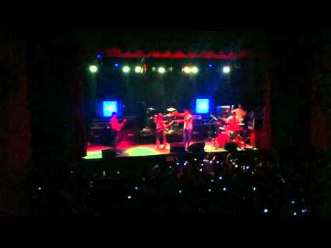 LOS BUBBLE en vivo cafe iguana con DIVISION MINUSCULA 2011 parte 2.avi