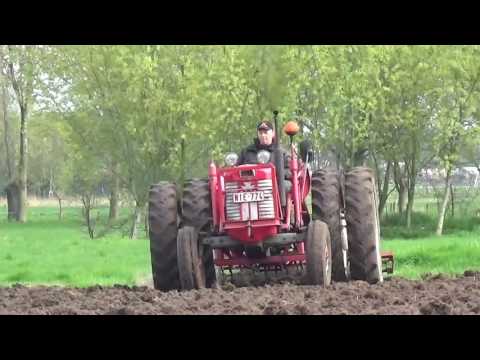Landb.Van Canneyt - Kleit klaar leggen met Massey Ferguson 65