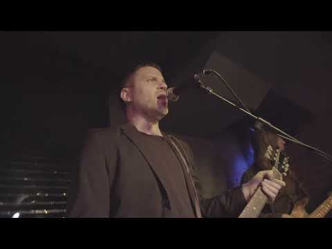 Queeen - Crazy Little Thing Called Love (Versión LalalaBand)