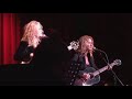 SHELBY Lynne & ALLISON Moorer "I'm Looking for Blue Eyes" song Jessi Colter (Nashville, 1 Sept 2017)