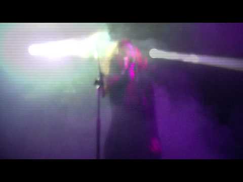 ROMANES feat. ERIKA/DESERTO ROSSO - Sheena Is A Punk Rocker - Circolo degli Artisti-26-06-2014