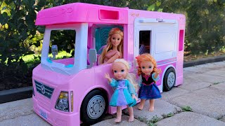 Camper ! Elsa &amp; Anna toddlers - Barbie - picnic - RV - nature