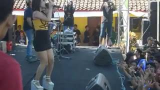 Download lagu Sintya Riske Makin Hot Goyang nya mp3