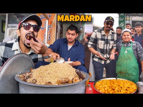 PAKISTANI STREET FOOD IN MARDAN - Nalli Chapal Kebab, Meat Pulao & Mutton Rosh.