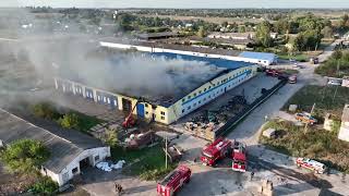 Київщина: триває ліквідація пожежі на території приватного підприємства