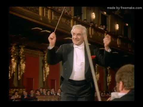 Bernstein: Divertimento for Orchestra - Leonard Bernstein - Wiener Philharmoniker Orchestre