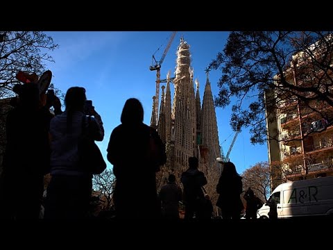 The Sagrada Família reaches maximum height after more than a century