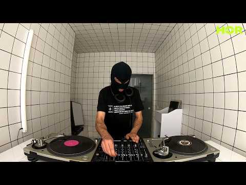 DEAD ON MONDAY - Max Durante / April 27 / 5pm-6pm