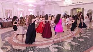 Vajzat e matures 2018 Shkolla Partizani kercejne v