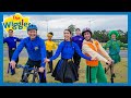 Stop At The Lights Look Both Ways Learn How To Cross The Road Safely The Wiggles