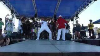 Ken Ford brings the audience on stage at Seabreeze Jazz Fest 2011.mp4