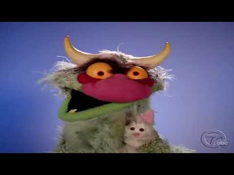The Muppets - The Amazing Carl (A.K.A. Carl The Big Mean Magician - HD)