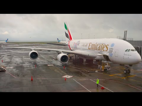 Emirates FIRST Class Suite and Shower - A380 - AKL to SYD (EK413) Video