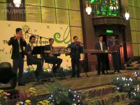 Eswest live fusion band