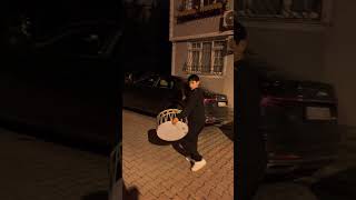 Download lagu People are being woken up from sleep for Ramadan by beating the drum in the old way #turkey mp3 Download lagu People are being woken up from sleep for Ramadan by beating the drum in the old way #turkey mp3