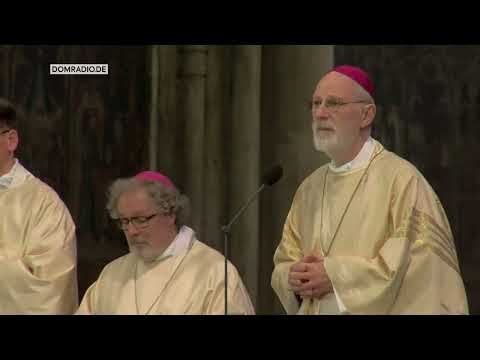 Announcement of the death of Pope Francis in Cologne Cathedral
