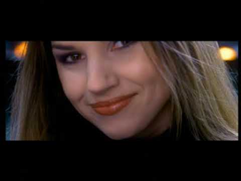 Gabrielle Destroismaisons - Folle Folie (Vidéoclip)