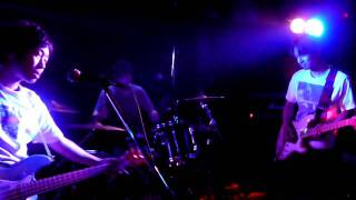 Accidents In Too Large Field (Live @Utero)
