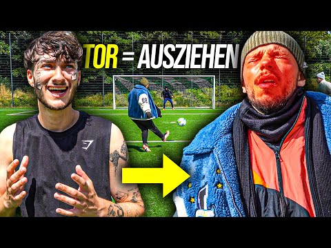 HEISSESTE STR!P FUßBALL CHALLENGE! *TOR = AUSZIEHEN*