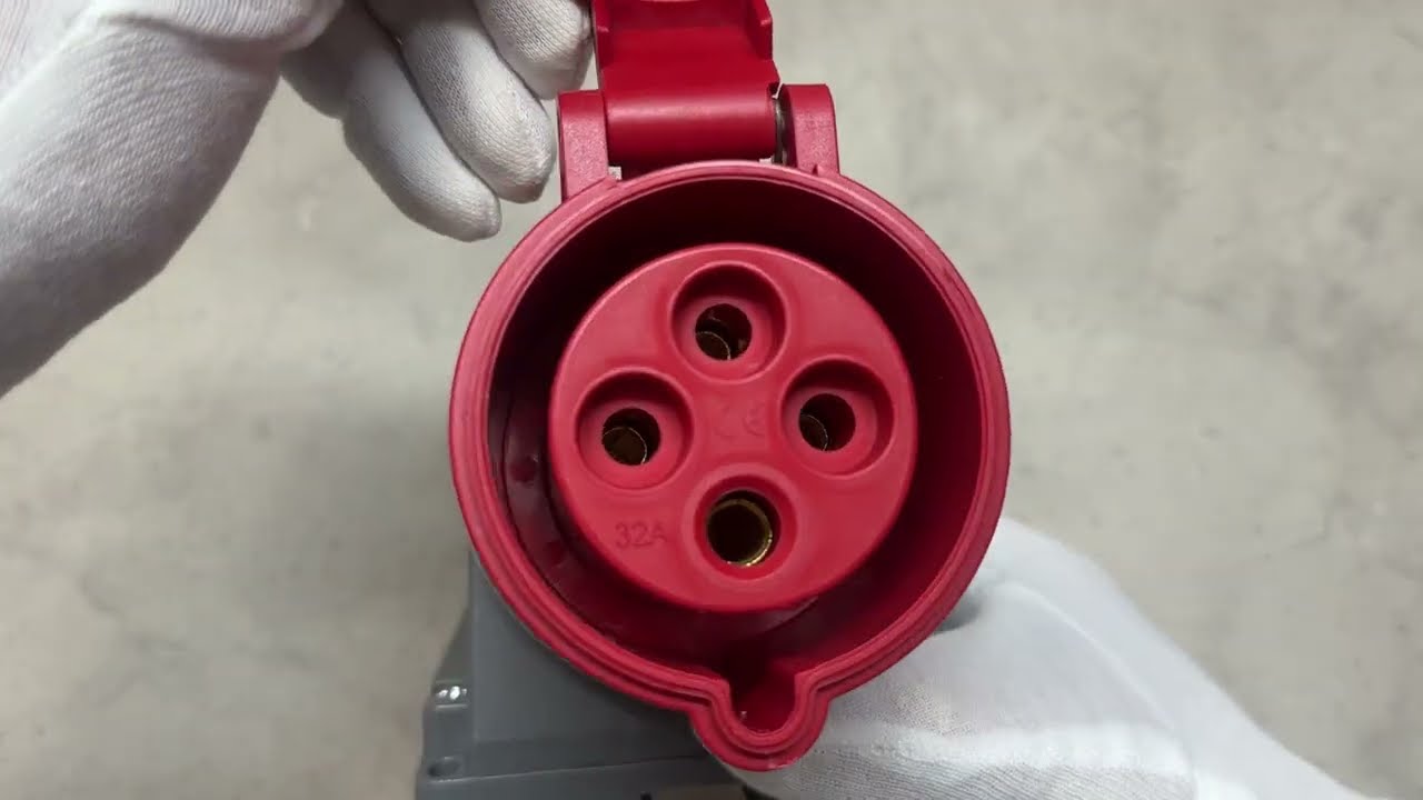 Розетка настенная 380V 4х32A полиамид IP44 Bemis BC1-3504-2535 3P+E 