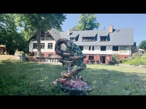 Ferch: Willkommen im Malerdorf! Die „Perle am Schwielowsee“ & ObstkistenBühne im Künstlerdorf.