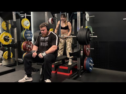 245kg rep PR (8 weeks out)