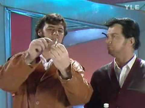 Hymyhuulet - Mannet käyttää kevyttä