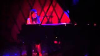 Lauren Aquilina - Ugly Truth (Live in NYC)