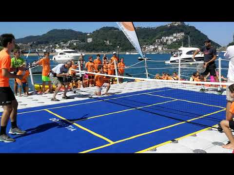 La Bahía de La Concha acoge una exhibición de tenis con motivo del ITF Donostia
